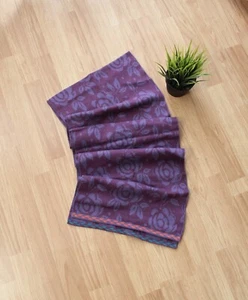 Bufanda de lana de algodón Gudrun Sjoden floral púrpura 186x33 cm - Imagen 1 de 3