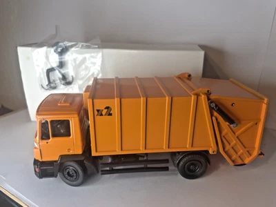 Conrad MAN Müllauto Wagen Haller x2 OVP 1:50 - Bild 1 von 3
