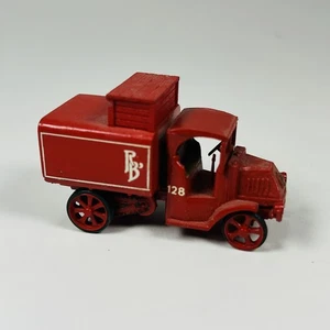 RINGLING BROS BARNUM & BAILEY CIRCUS TRUCK for HO Model Train Layouts - Picture 1 of 5