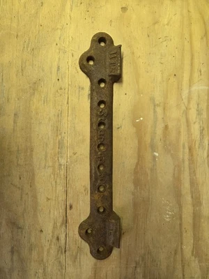 Antiguo soporte estándar de hierro fundido para fregadero de granja de 11 pulgadas centro de lengüeta de montaje Foto 1 de 4