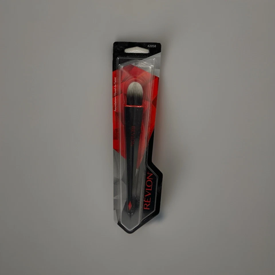 Revlon ExpertFX Foundation Brush #42058 - Image 1 of 2