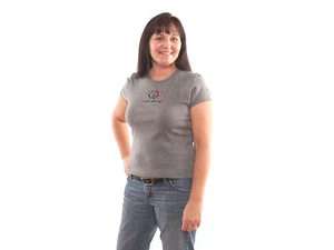 Camiseta Corvette C5 Junior Emblema Bordado Manga Corta Gris - Imagen 1 de 2