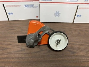 STIHL FC KM CURVED SHAFT Edger Attachment Fits Many Models Read FC90 FC91 FC70 - Picture 1 of 9