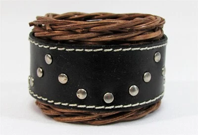 Set Di 8 Tovagliolo Anelli Supporti Nero Tessuto Rattan/Similpelle Teasaco - Immagine 1 di 2