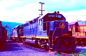 ORIGINAL KODACHROME SLIDE BALTIMORE & OHIO GP-40 #3750 CUMBERLAND, MD MAY 1983 - Picture 1 of 1