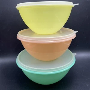 3 Vtg Tupperware Nesting Wonderlier Pastel Mixing Bowls w Lids 235 236 237 USA - Picture 1 of 21