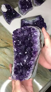 Ametista viola 2,51 kg 23x15x13 cm dall'Uruguay - Foto 1 di 1