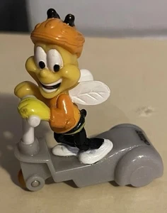 Cheerios, Buzz The Bee On Scooter Diecast Pull Back Toy, 2001 Vintage 2.5" - Picture 1 of 5