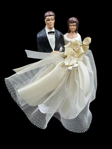 Vintage Wedding Cake Topper 4.5” Tall Bride Groom Chalkware 1950s - Bild 1 von 11