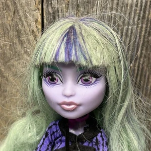 Monster High Twyla Doll 13 Wishes Series Doll 2012 - Picture 1 of 6