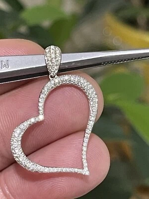 Pingente de coração aberto de diamante 0,54 ct ouro 18K W - Imagem 1 de 4