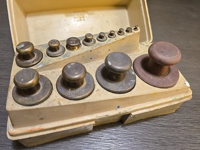 Ohaus Sto-A-Weigh Brass Calibration - 13 Piece Weight Set (1g-1kg) with Case  - Image 1 of 4