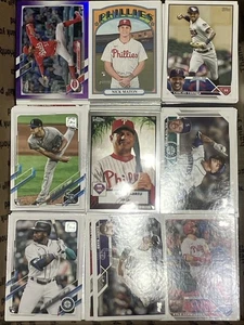 Scatola media flat rate di carte da baseball moderne MLB 1.500 RC inserto base parallele - Foto 1 di 5