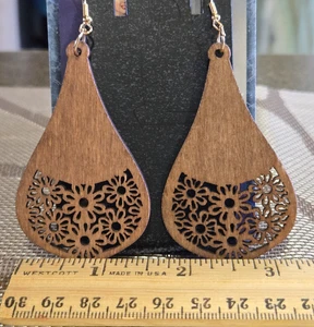 Wooden Fashion Dangle Earrings Tear Drop Flower Cut Out Natural Stylish Boho - Picture 1 of 4