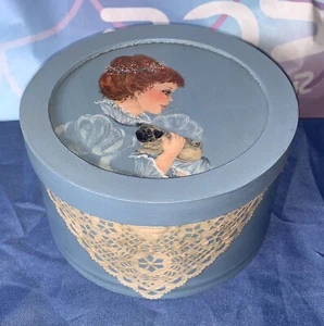 Vintage Round Wooden Jewelry/Trinket Box HANDPAINTED - Picture 1 of 12