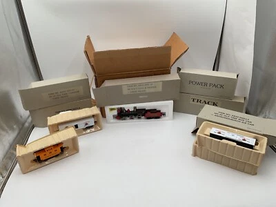 Bachmann Hong Kong HO Union Pacific 4-4-0. #119 4 Cars power pack and track NOS - Image 1 of 4