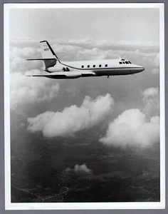 LOCKHEED JETSTAR N1007 LARGE VINTAGE ORIGINAL MANUFACTURERS PHOTO PRIVATE JET 20 - Picture 1 of 2