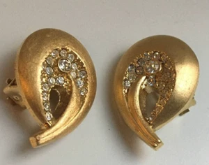 Vintage Gold Tone Earrings With Clear Rhinestones Women's Jewelry Nadri Signed - Picture 1 of 10
