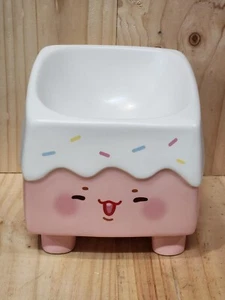 BRAND NEW: NIAN'GAO CERAMIC PET BOWL - FOOTED CUTE PINK ICE CREAM DESIGN - Picture 1 of 11