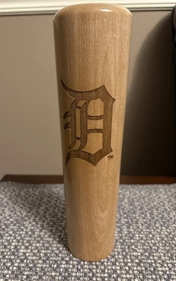 Taza Dugout Detroit Tigers 10” madera grabada antigua inglesa forma de bate de béisbol D Foto 1 de 4
