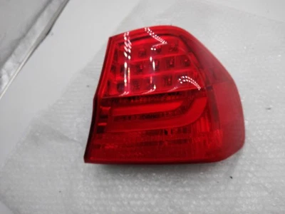 Conjunto de luz trasera derecha usado se adapta a: BMW 328I SDN 2011 cuarto montado en panel plataforma Foto 1 de 4