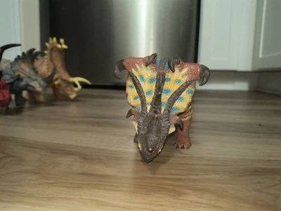 Jurassic Park Dino Showdown Pachyrhinosaurus Toys'R'Us exclusivo (usado) Foto 1 de 3