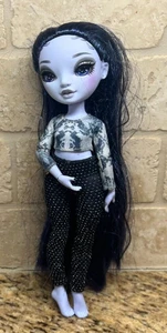 Rainbow High Shadow Serie Reina Glitch Puppe - Bild 1 von 9