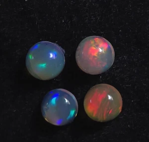 Lot (n°1) de quatre cabochons ronds d’Opale Welo blanche d’Ethiopie 1,68 cts - Photo 1/10