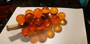 Vintage Orange Lucite Grape Cluster On Driftwood Burl Wood Grapes Mid Century 8” - Picture 1 of 2