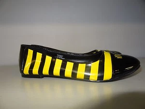 GIRLS SIZE 5 BUMBLEBEE FLATS SHOES BY FUNTASMA **NEW WITHOUT BOX** - Picture 1 of 4