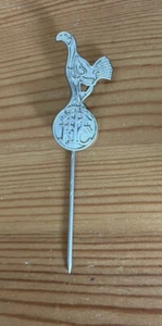 TOTTENHAM - COCKEREL ON BALL MONOGRAM - RARE VINTAGE STICK BADGE/PIN - SPURS - Picture 1 of 2