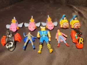 VINTAGE SET BESTEHEND AUS 10 - Marvel/DC Comics Figuren/Spielzeug 1990er Happy Meal Batman Returns - Bild 1 von 19