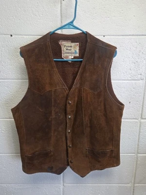 Chaleco Western Forrado Sherpa Cuero Gamuza Pioneer Wear De Colección Marrón Para Hombre Talla 40 Foto 1 de 4