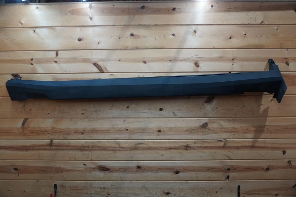 Moldura de faldón lateral panel basculante lateral izquierdo del conductor 31672591 Polestar 2 2024 Foto 1 de 4