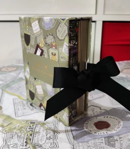 Penhaligon's Bestseller SCENT LIBRARY+ Portraits SCENT LIBRARY GIFT SET - Picture 1 of 7