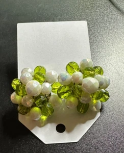 Vintage West Germany Cluster Beaded Clip on Earrings White and Green Plastic - Picture 1 of 3