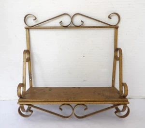 Vintage Metall Mid Century Wandregal Wirbel Klammern perfekte Patina Gold 12x12x4 - Bild 1 von 9