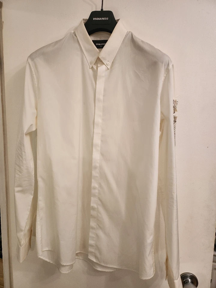 DSQUARED2 MENS FITTED SHIRT - USED - WHITE WITH SAFETY PINS CROSS - £500 RRP - Image 1 of 4