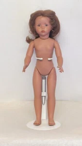 Moderne: „HILARY“ (Schwarz) Dianna Heffner 37 CM - Bild 1 von 3