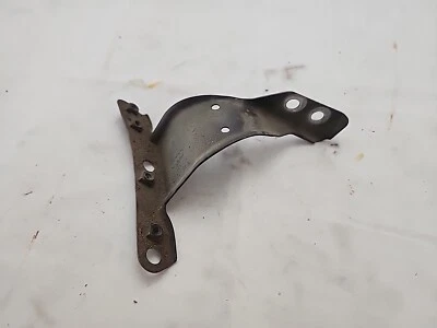 AUDI A4 QUATTRO 2005-2009 - Soporte guardabarros derecho 8E0821136A H4 Foto 1 de 4