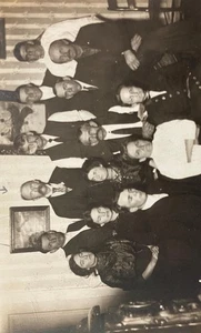 RPPC - Familienfoto 1910 - 14 Midwestern Familienmitglieder  - Bild 1 von 3