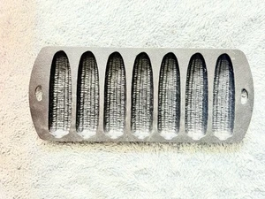 Vintage Gusseisen Maiskolben Maiskolben Stab Muffinform 7 Formen - Bild 1 von 3