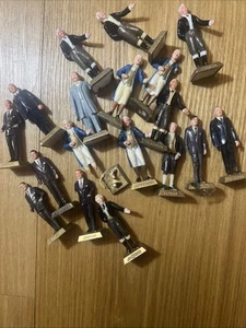 Lotto figurine vintage anni 60 MARX Presidenti degli Stati Uniti (tutte danneggiate) - Foto 1 di 10