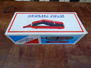 Téléphone design rouge vif italien années 1980 analogique avec boutons - Photo 1/9