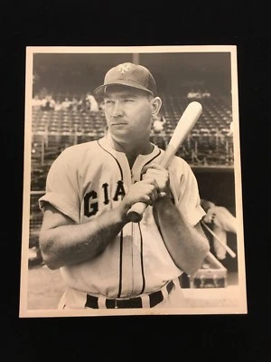 Foto ilustrada deportiva original firmada por Johnny Mize de los Gigantes de Nueva York de finales de 1940 de Dell Foto 1 de 2