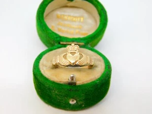 9ct Yellow Gold Irish Claddagh Wedding Ring Vintage c1970 Size J 1/2 UK - Picture 1 of 5