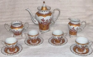 Vintage Feinporzellan Demitasse 12 teiliges Set Servier 4, ohne Deckel auf Zuckerdose - Bild 1 von 8
