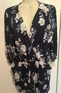Women’s Maurice’s Longer Sleeve Floral Shorts Romper Size Medium - Picture 1 of 8