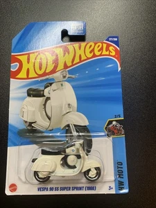 Hot Wheels Vespa 90 SS Super Sprint 1966 weiß 177/250 - 2024 HW Moto - Bild 1 von 2