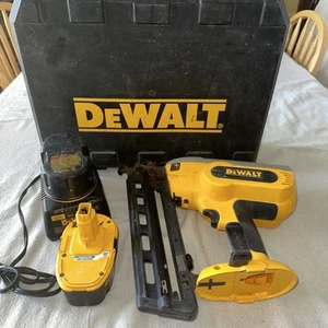 Dewalt DC618 18V Finish Nailer 16 Gauge 1 1/4"-2 1/2" w/Charger Batteries & Case - Picture 1 of 5